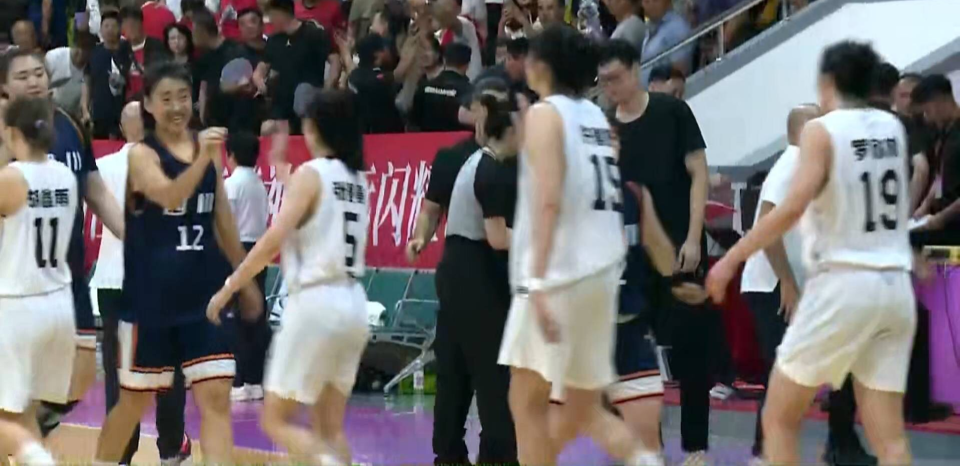 四川队保持 四川队保持